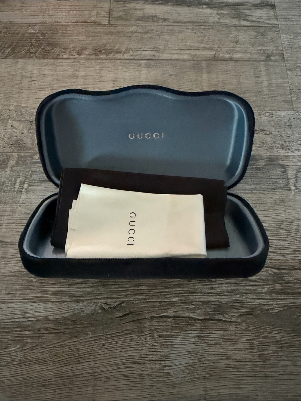 Gucci Black Velvet Eyeglass/Sunglasses Case with Branded Cloth & Bag Case